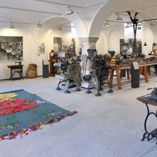 Ausstellung zur Herstellung von Knöpfen  - Deutsches Knopfmuseum in Bärnau in der ErlebnisRegion Oberpfälzer Wald